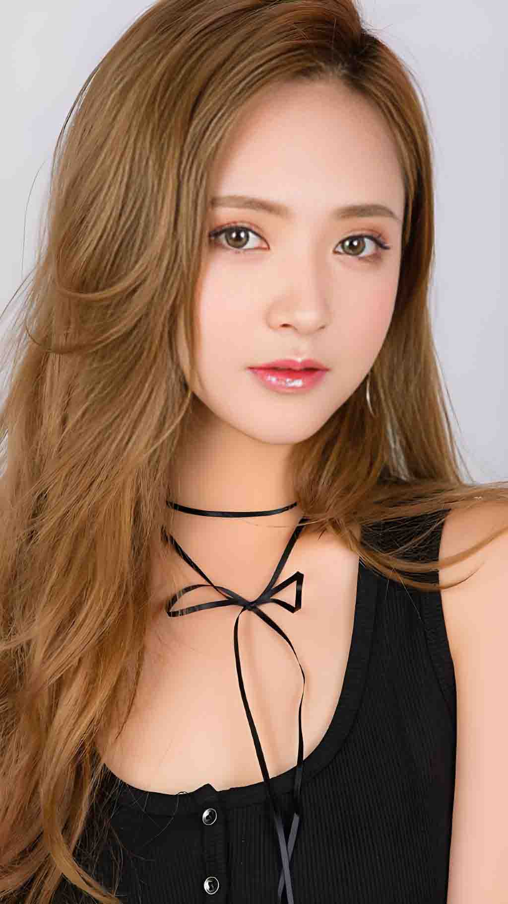 北美名校顶级媚黒骚逼【Caroline】淫乱大瓜，勾搭巨屌黑人3P逼绿帽男友吞精踢爆睾丸，野战后入偷拍视频曝光！