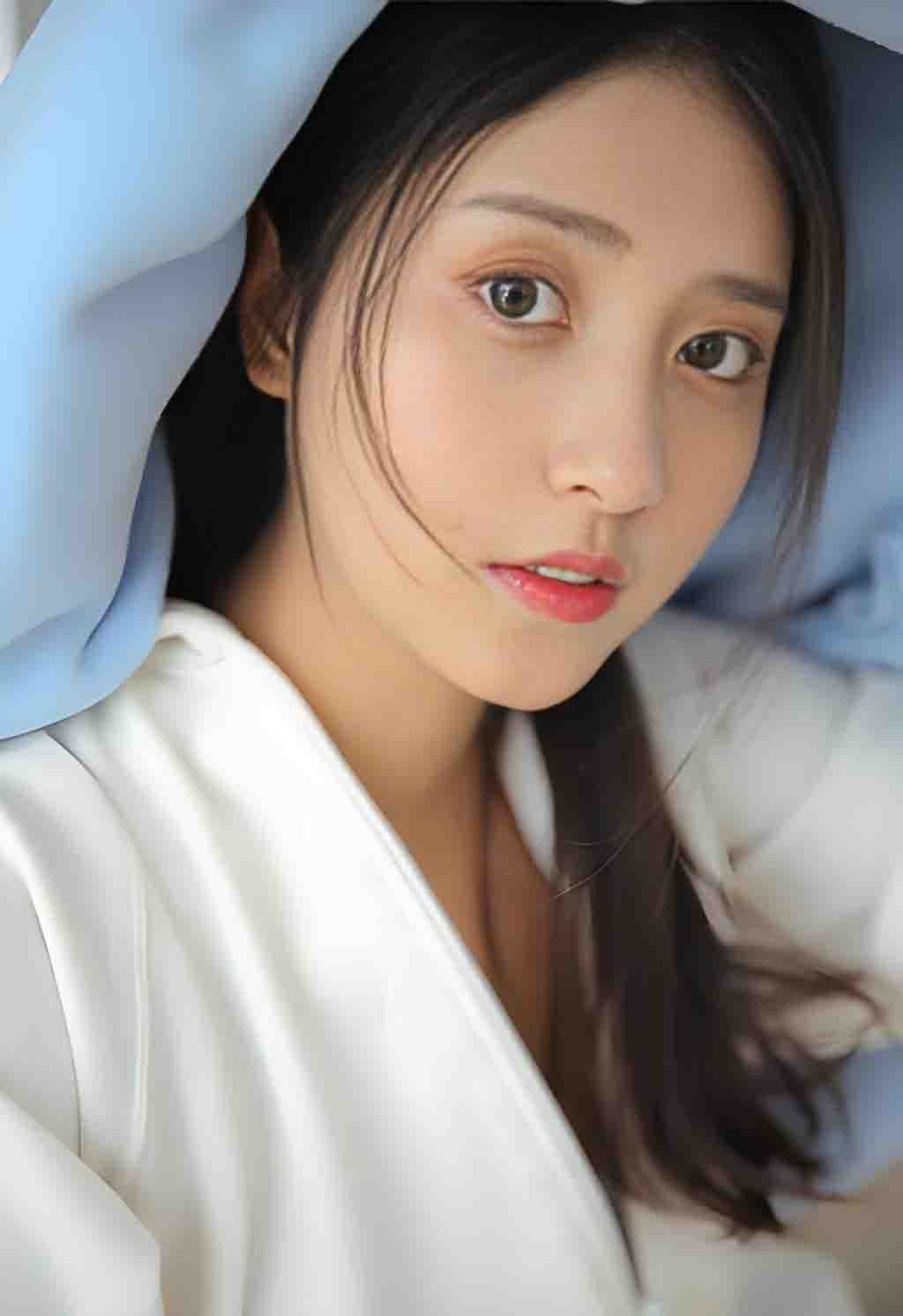 山东济南反差主播【天降小桐宝】清纯颜值极品嫩妹，遭粉丝曝光全裸擦边福利视频流出免费看。